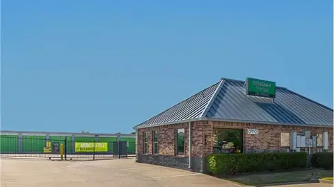 Extra Space Storage in Arlington, TX