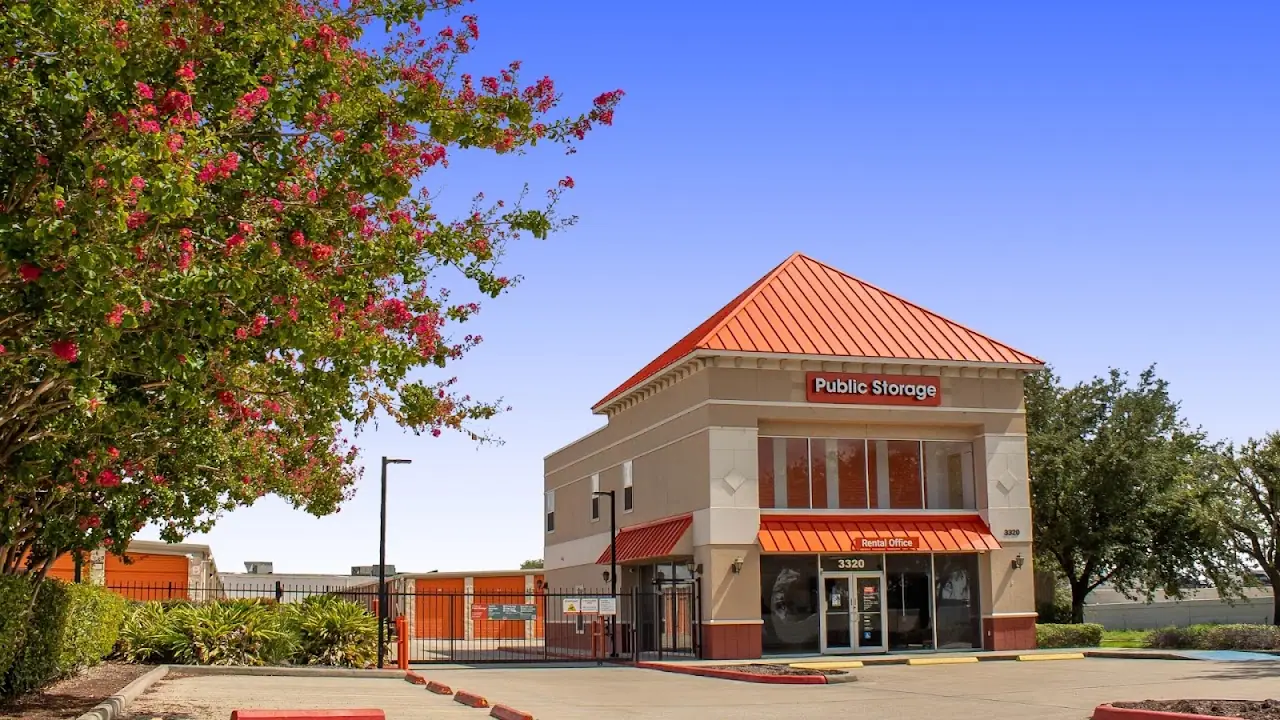 Public Storage, RV storage in Pasadena