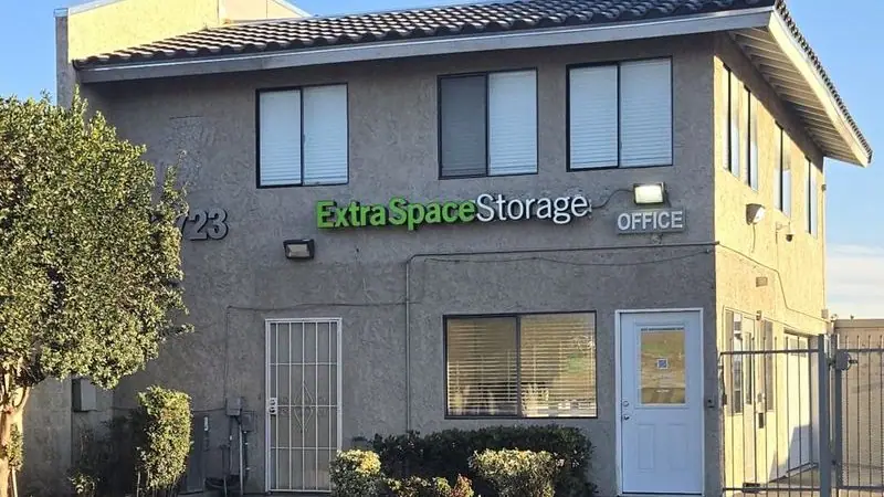 Extra Space Storage, RV storage in Fontana