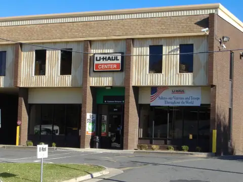 Self-Storage at U-Haul in Woodbridge, VA