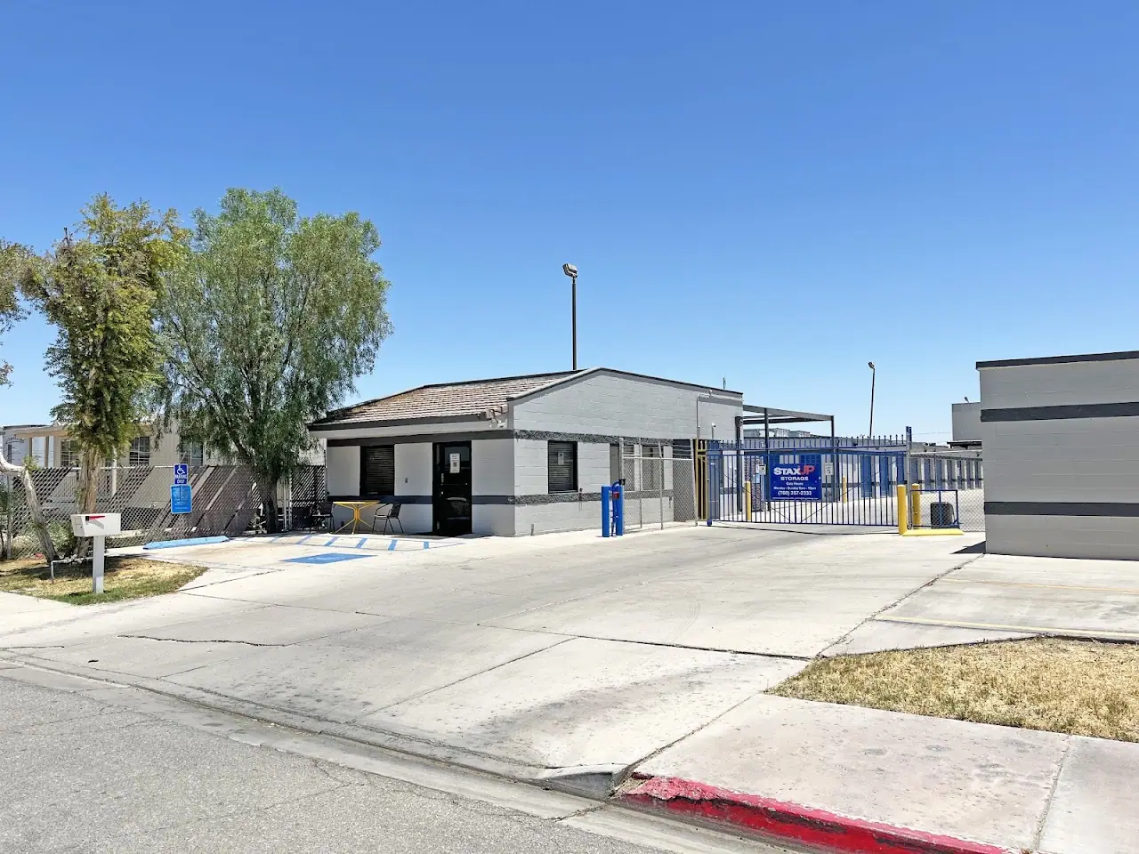 StaxUP Storage, RV storage in Calexico