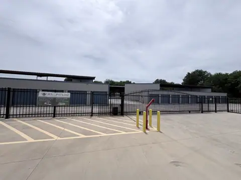 Bent Creek Storage in Benbrook, TX