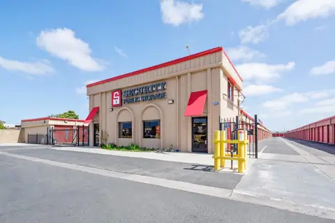 Security Public Storage photo 2