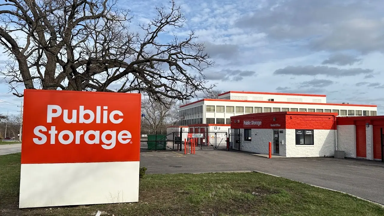 Public Storage, RV storage in Elgin