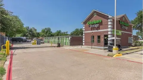 Extra Space Storage in Arlington, TX