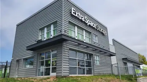 Extra Space Storage in Edison, NJ