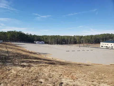 Two Dots Storage in Aberdeen, NC