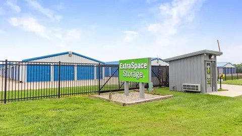 Extra Space Storage in Bethalto, IL