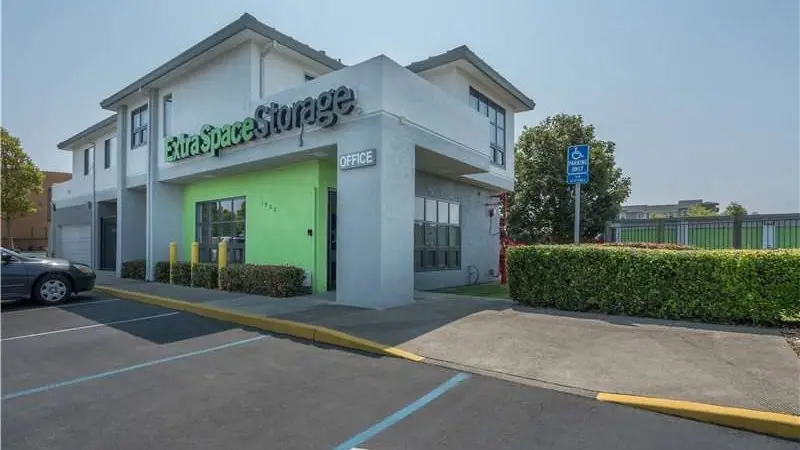 Extra Space Storage, RV storage in Richmond