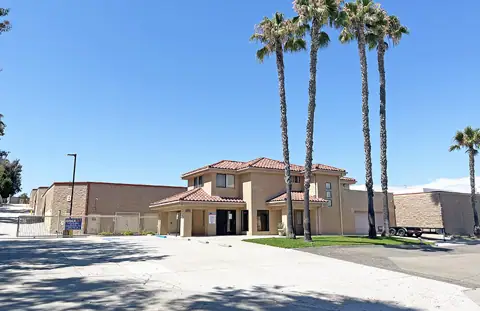 StaxUP Storage in San Marcos, CA