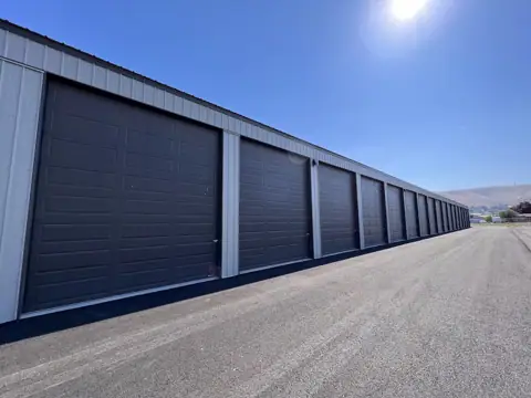 The Garages photo 3