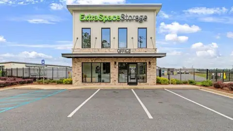 Extra Space Storage in Byron, GA