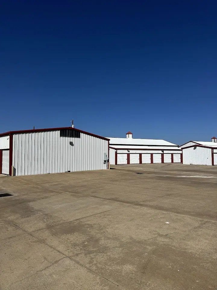 Overflow Garage, RV storage in Springtown