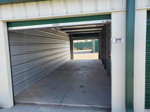 Crestlne Self Storage in Commerce City, CO