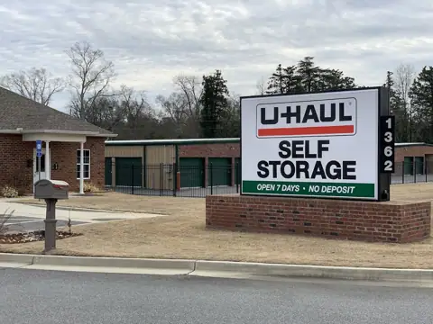 Self-Storage at U-Haul in Kathleen, GA