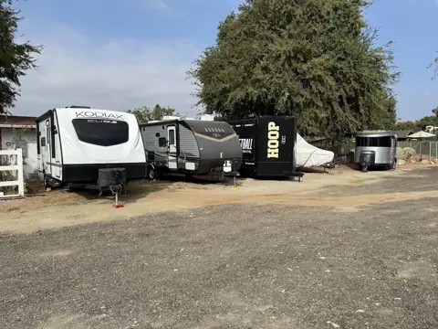 RV storage photo 3