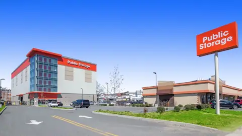 Public Storage in Everett, MA