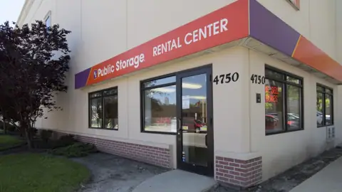 Public Storage in Harwood Heights, IL
