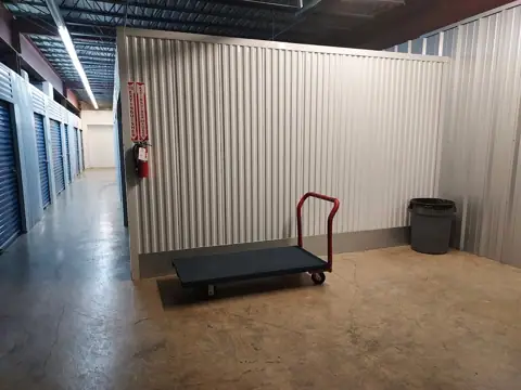 Storage 105 photo 2