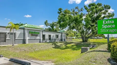 Extra Space Storage in Cape Coral, FL