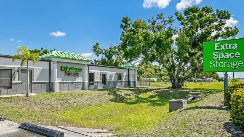 Extra Space Storage, RV storage in Cape Coral