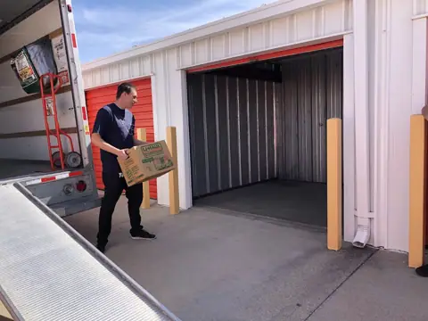 Self-Storage at U-Haul in Tucson, AZ