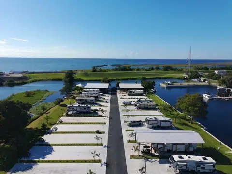Taylor Creek RV Resort in Okeechobee, FL