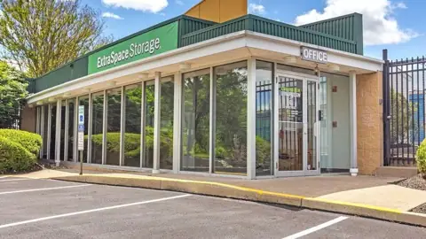 Extra Space Storage in Warminster, PA
