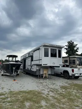 Quest RV & Boat Storage in Myrtle Beach, SC