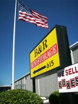 B & R Mini Storage in Longview, WA