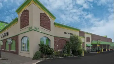 Extra Space Storage in New Hyde Park, NY